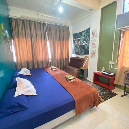 Pesona Backpackers Inn Кота Бару Екстериор снимка