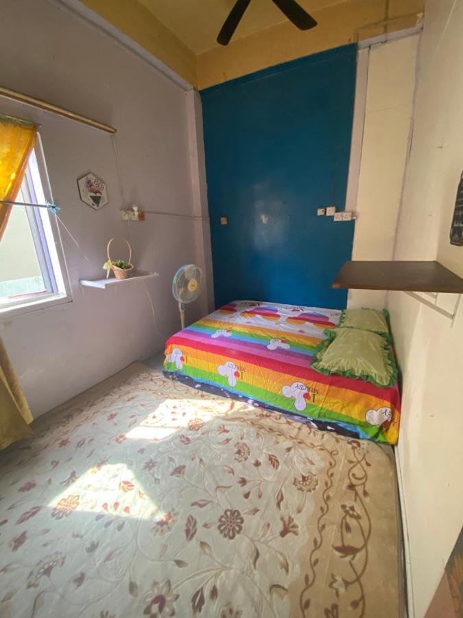 Pesona Backpackers Inn Кота Бару Екстериор снимка