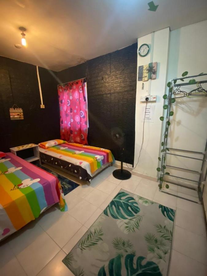 Pesona Backpackers Inn Кота Бару Екстериор снимка