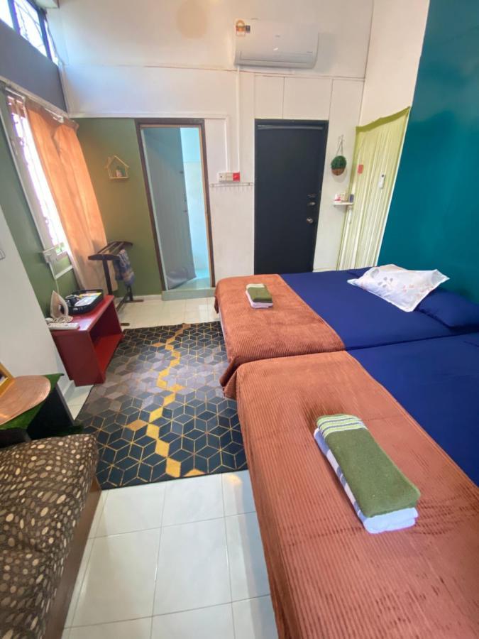 Pesona Backpackers Inn Кота Бару Екстериор снимка